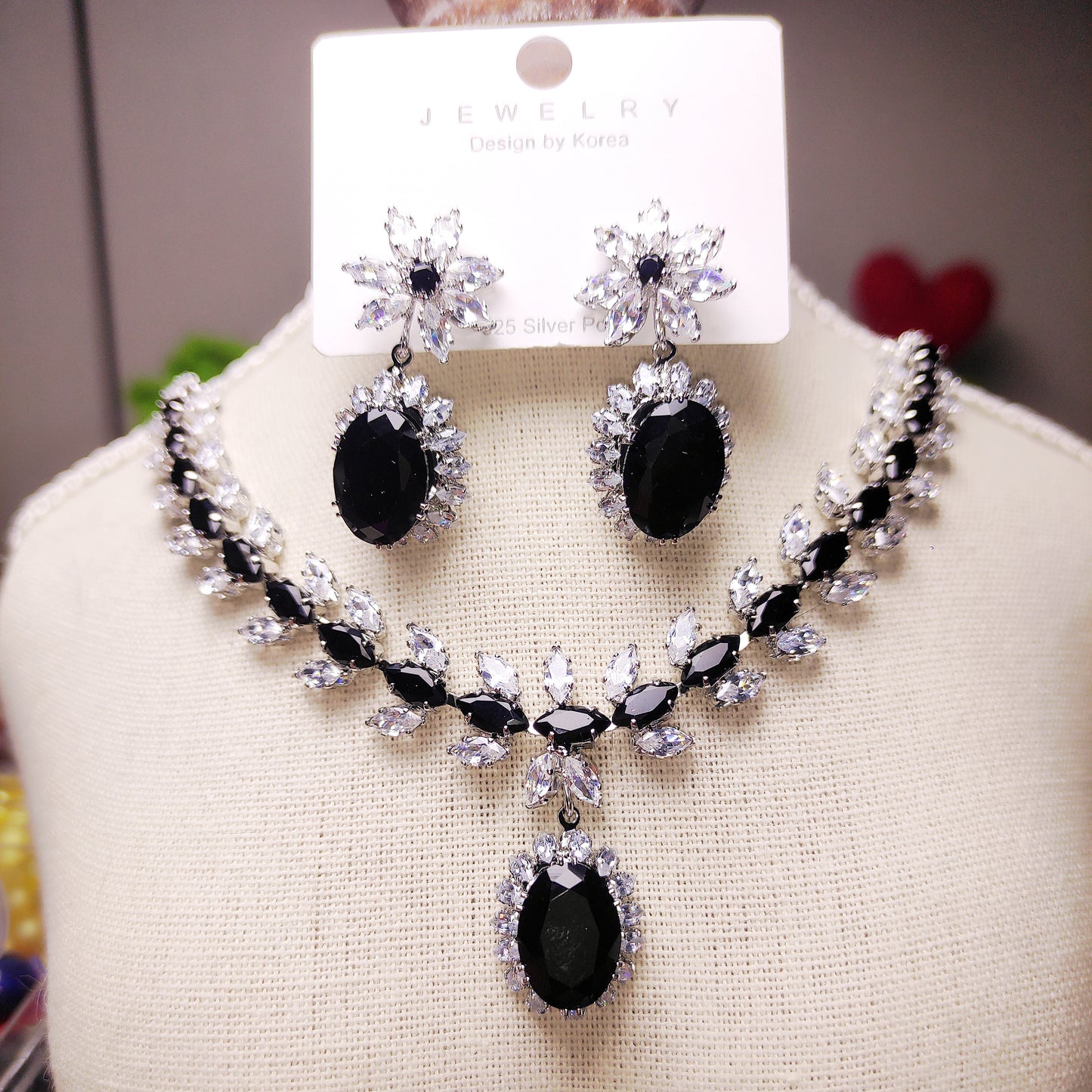 Black Necklace+Earing