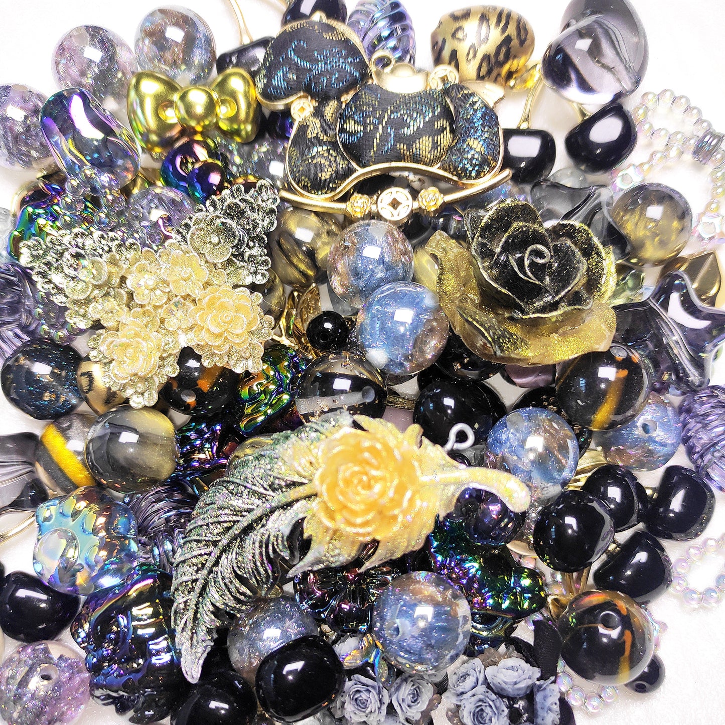 Baroque Noir Treasures