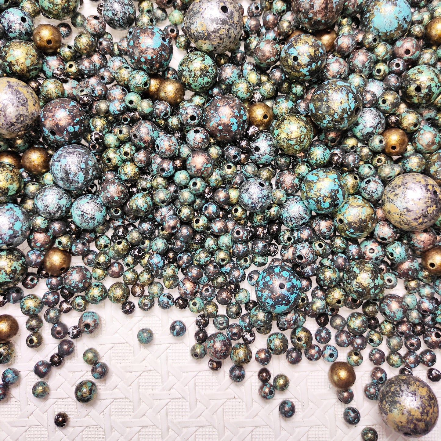 [196] Verdigris Patina Round Mix