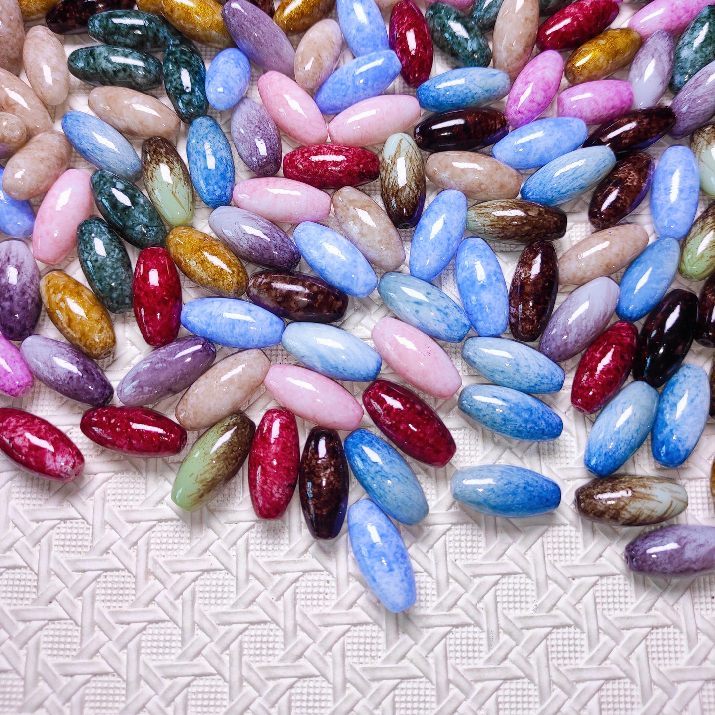 [268] Vintage Marbled Oval Beads