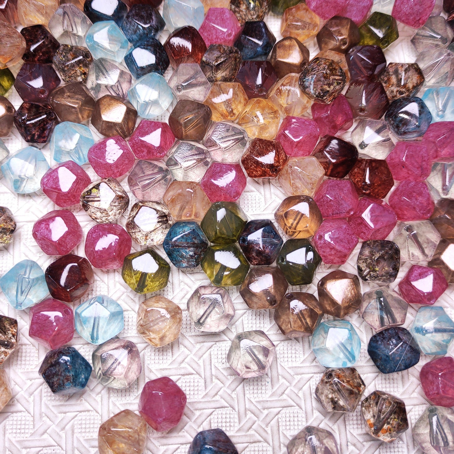 [318] Irregular Faceted Mix
