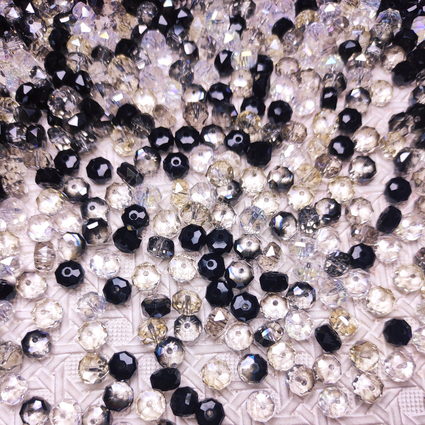 [007] Crystal Monochrome Smoke Wheel 8mm