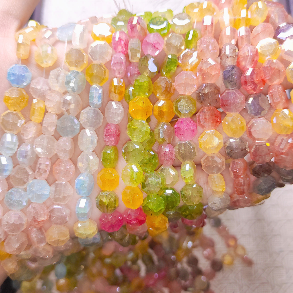 [350] Crystal Octagon Beads/ String